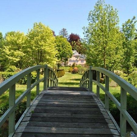 Le Charme Villa Mézilles Exteriör bild