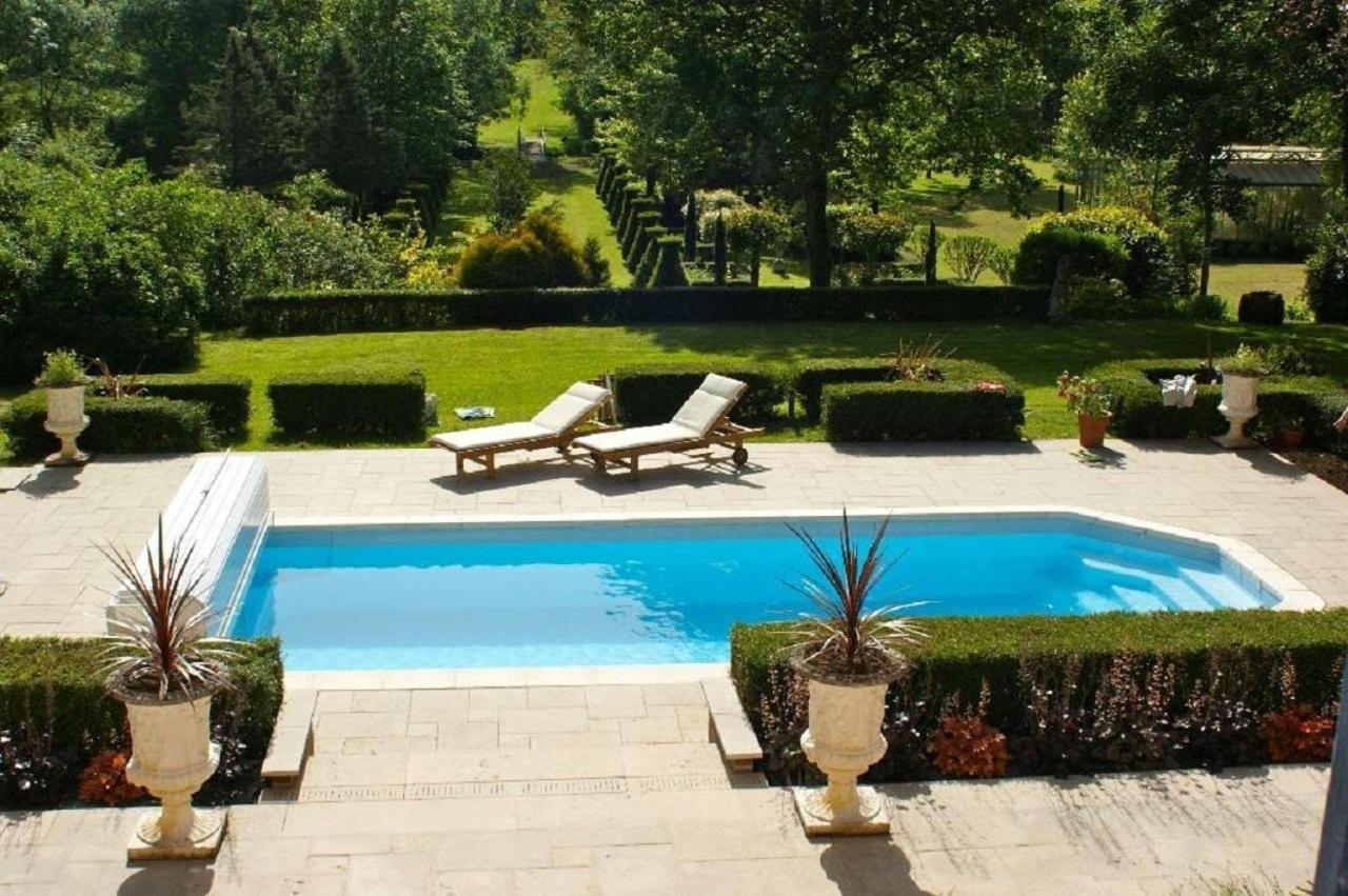 Le Charme Villa Mézilles Exteriör bild