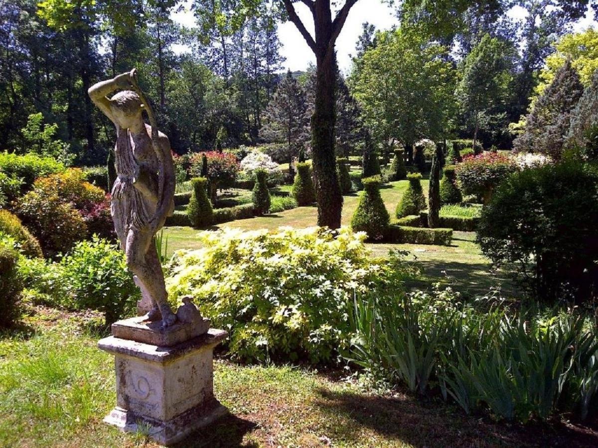 Le Charme Villa Mézilles Exteriör bild