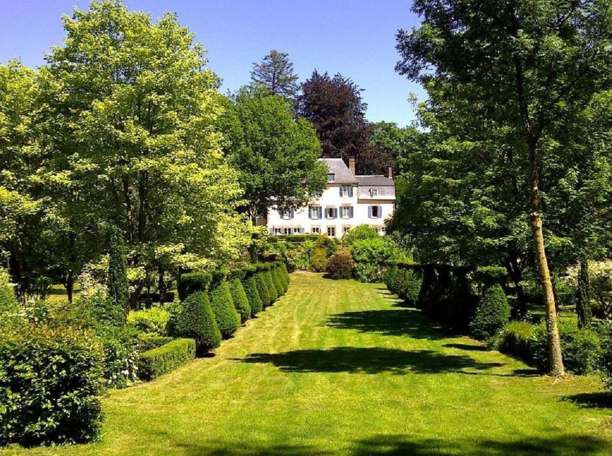 Le Charme Villa Mézilles Exteriör bild